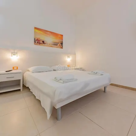 Apartment Malvarosa Sh -